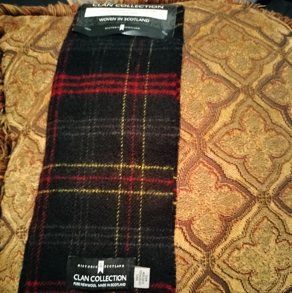 Historic Scotland Clan Collection Tartan plaid Scarf Pure Wool Multicolored.